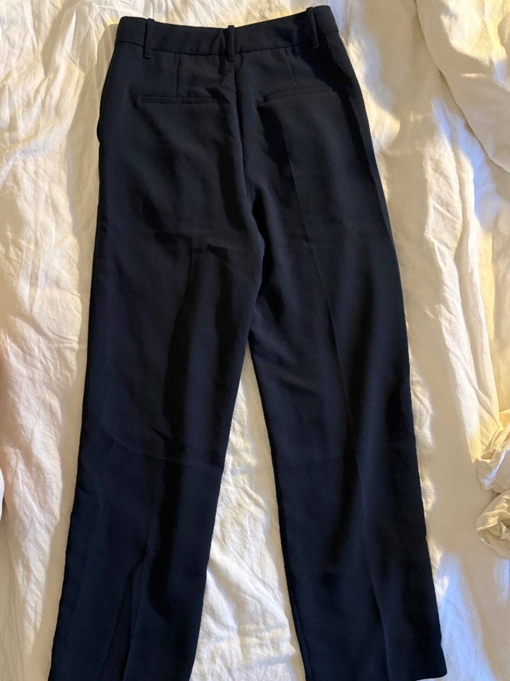 Aritzia- The Effortless Pant